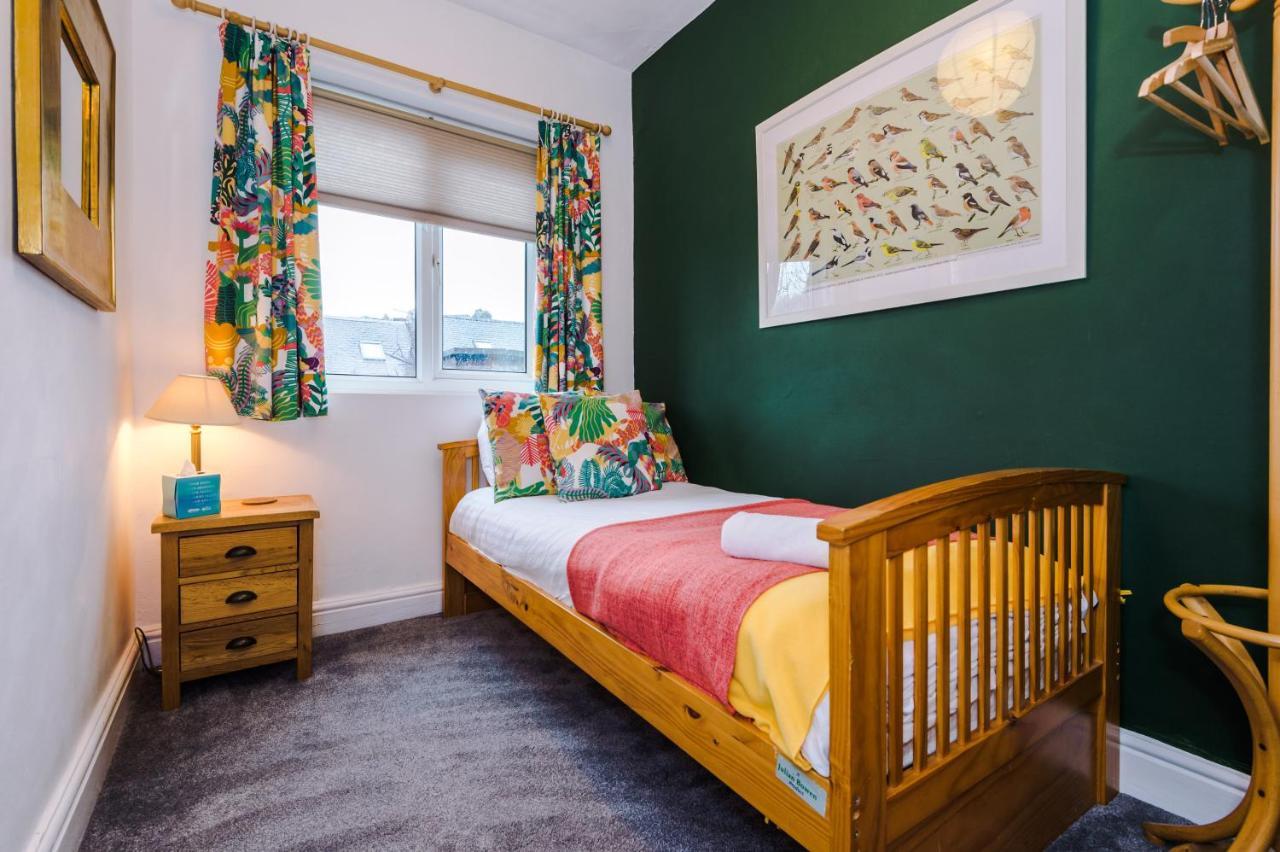 Cosy House With Garden & Parking, Sheffield Villa Exteriör bild