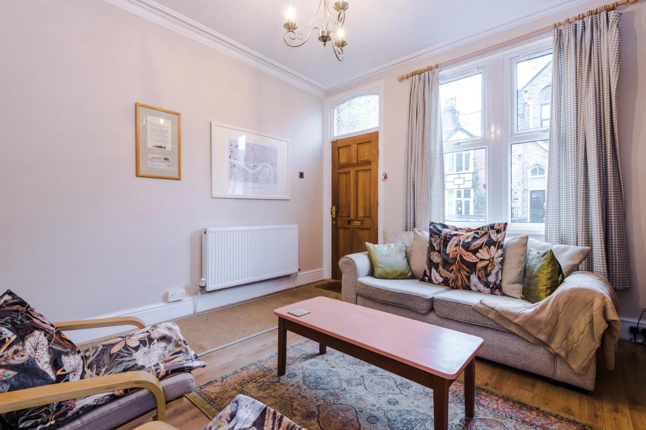 Cosy House With Garden & Parking, Sheffield Villa Exteriör bild