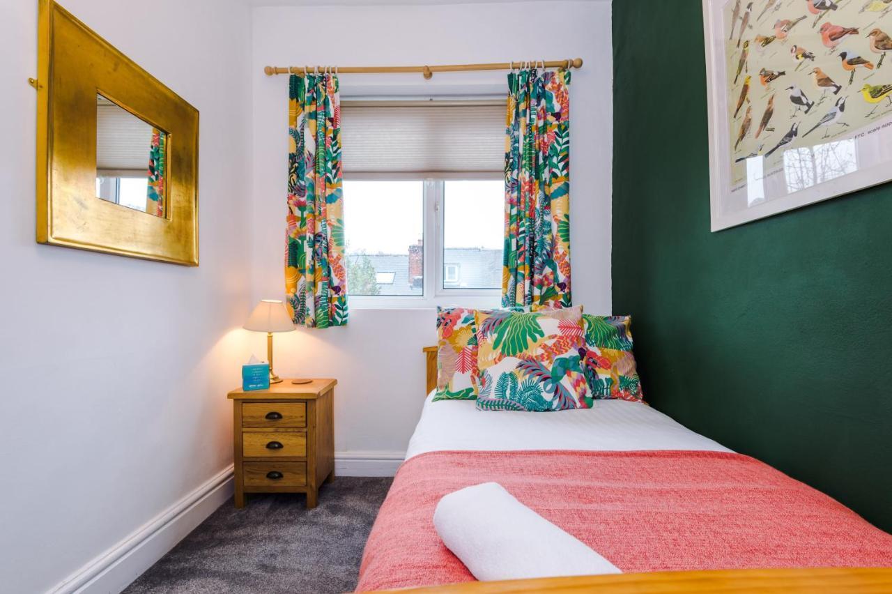 Cosy House With Garden & Parking, Sheffield Villa Exteriör bild